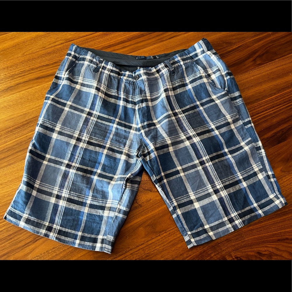 Neiman Marcus Brand Men’s Linen Short 20”